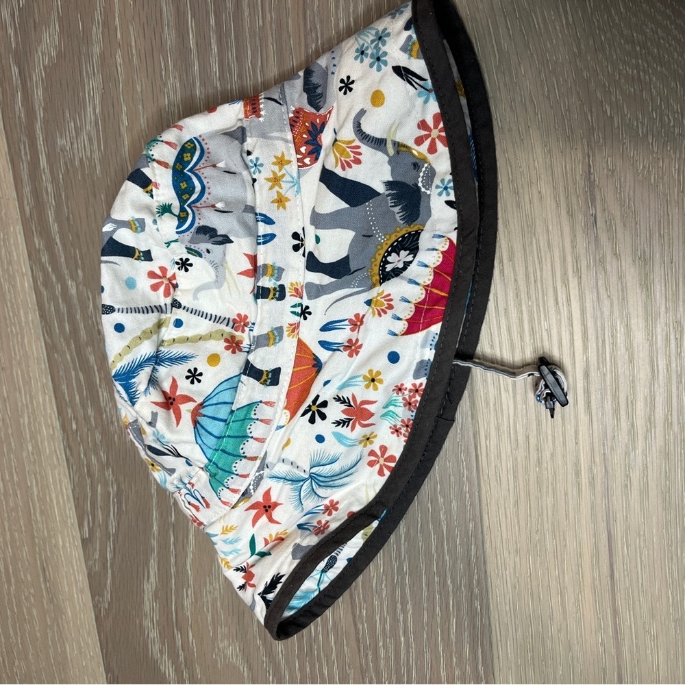 Snug as a bug Kids Patterned Hat - elephant circus size 0-2 yrs